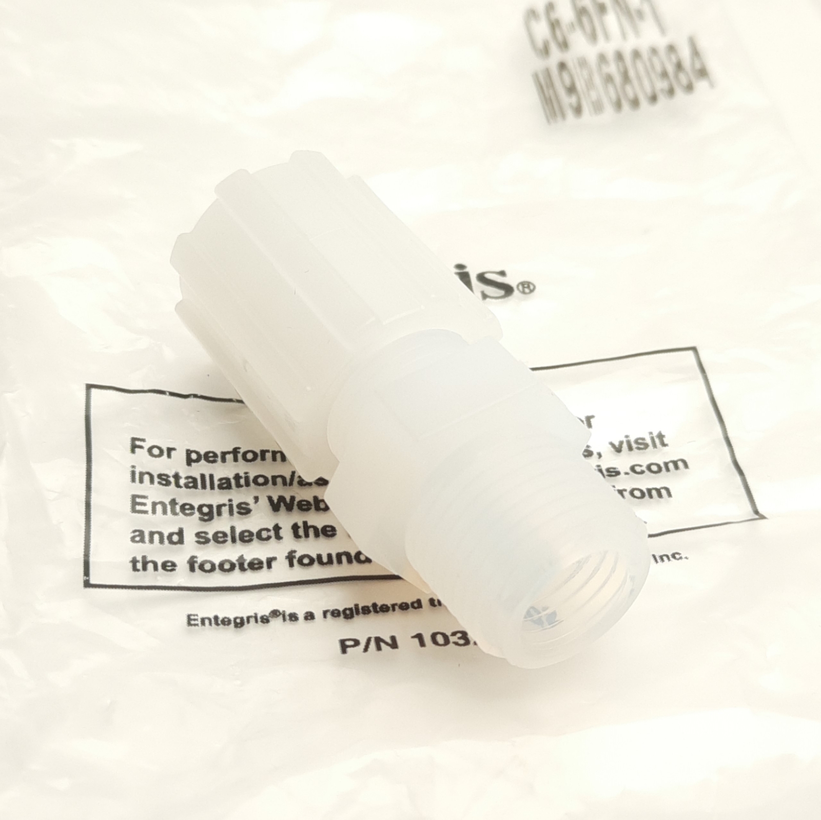 Lot of 2 Entegris C6-6FN-1 Flaretek Straight Adapter, 3/8″ Tube to 3/8″ MNPT PFA