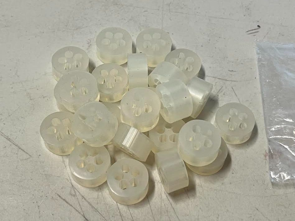 Lot of 24 Lapp 53621550 Multiple sealing insert PG 21 5 Cable Entries 5mm dia.