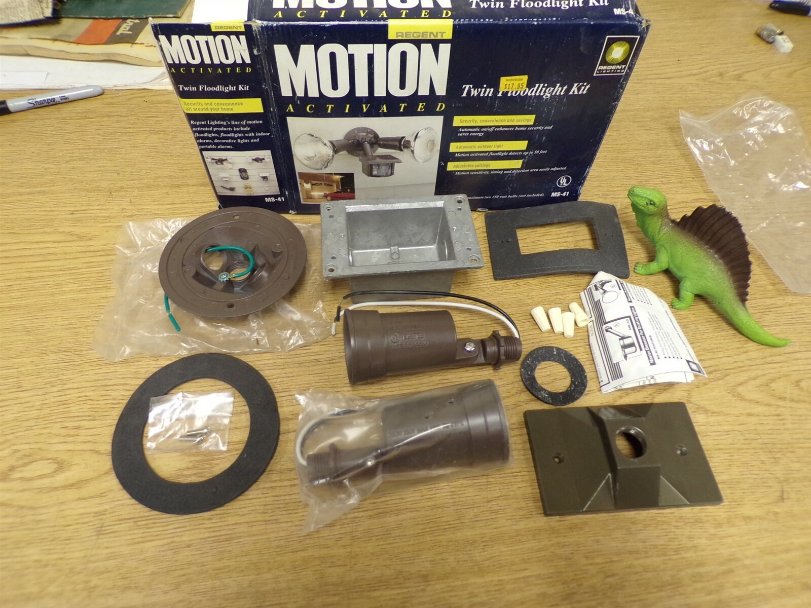 NEW Regent MS-41 Motion Activated Twin Floodlight Kit *FREE SHIPPING*