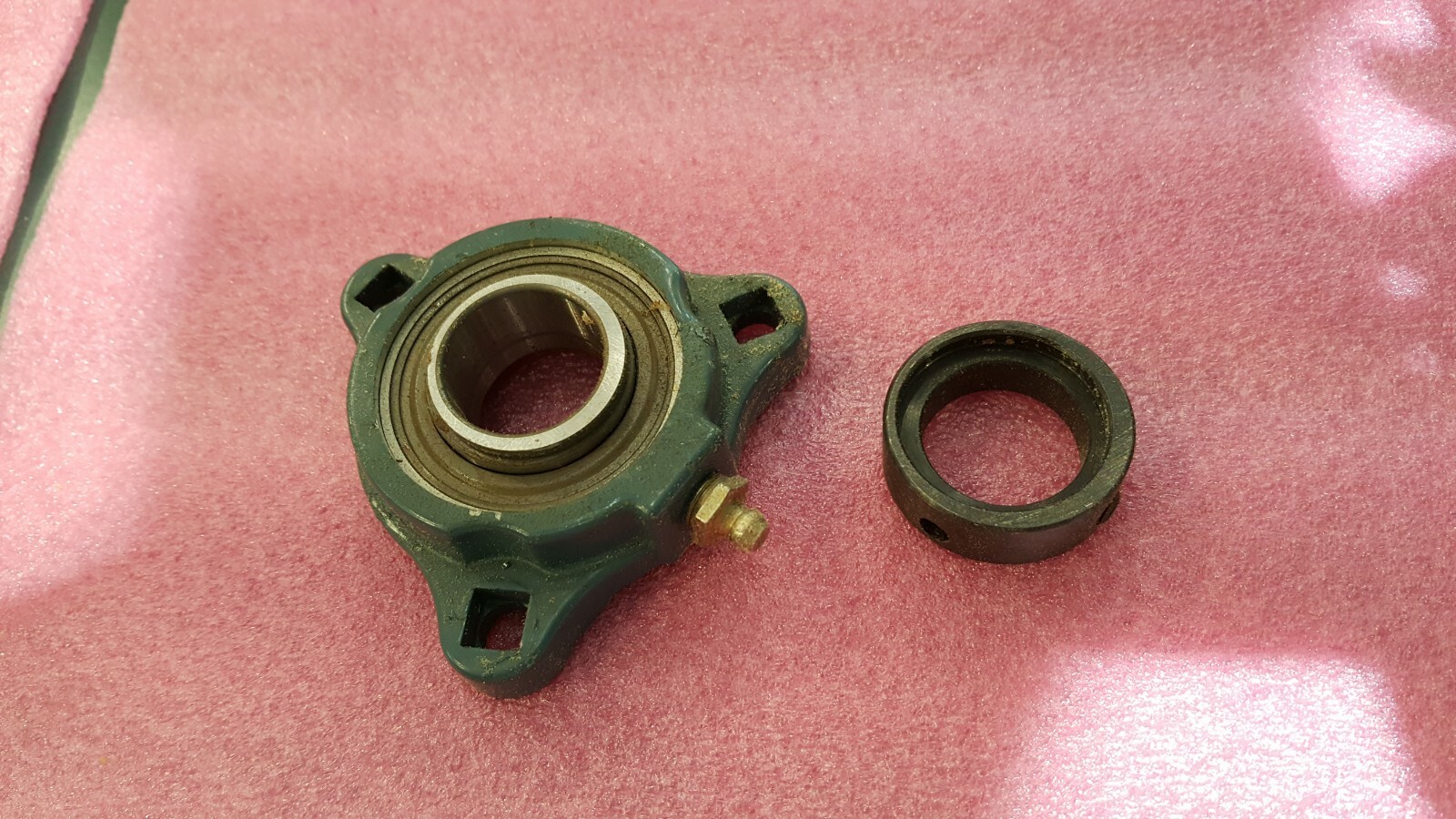 Dodge 24591 LF-SXV-100 Flange-Mount Ball Bearing Unit 1″ Bore Eccentric Collar