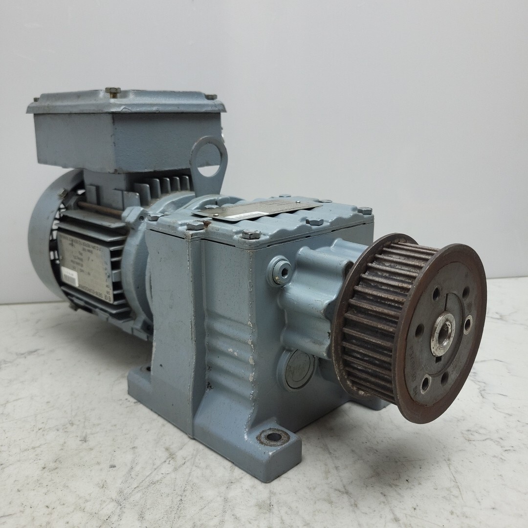 Sew Eurodrive R27DT71C4 Gear Motor .33 Hp Type R27 Gear Reducer 48.17:1 Ratio
