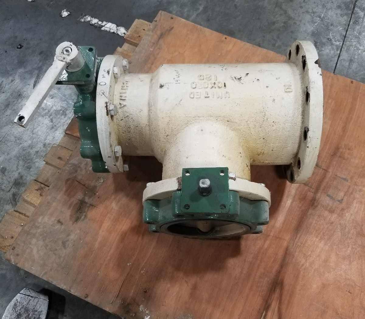 United 10″ X 8″ X 8″ Industrial T / Valves #3085SR