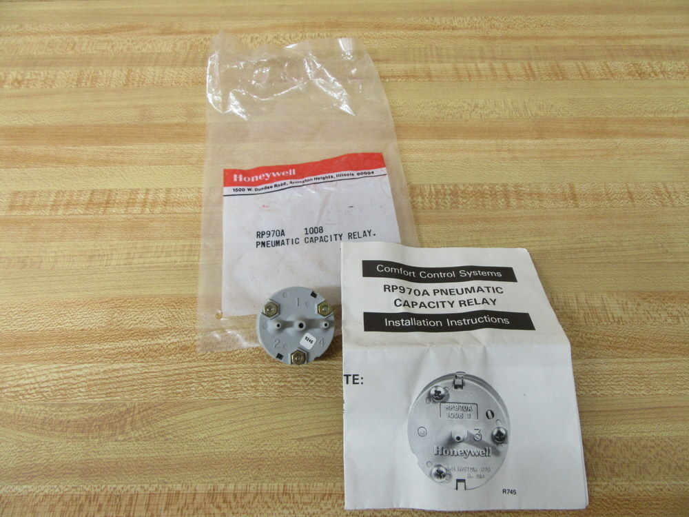 Honeywell RP970A-1008-2 Pneumatic Relay RP970A10082 W/O Mounting Bracket