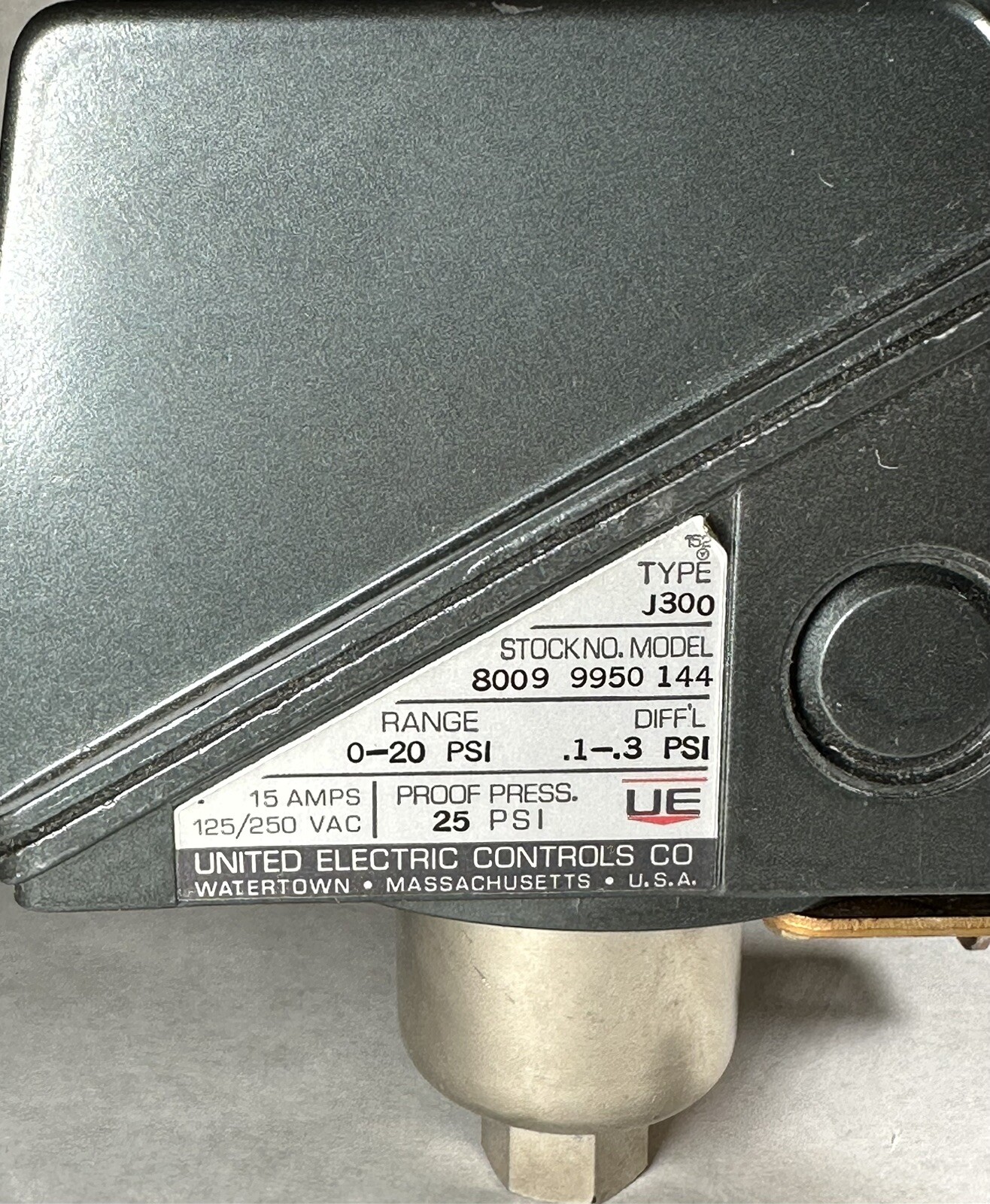 NEW United Electric Controls Co./UE J300 Pressure Controller 9950-144 0-20 PSI