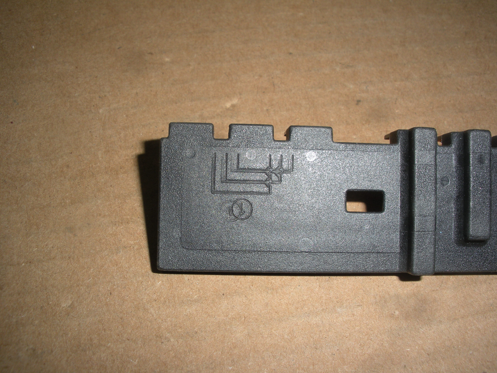 Eaton Klockner Moeller M32XP2 DILM32XP2 6 pt parallel bus connector