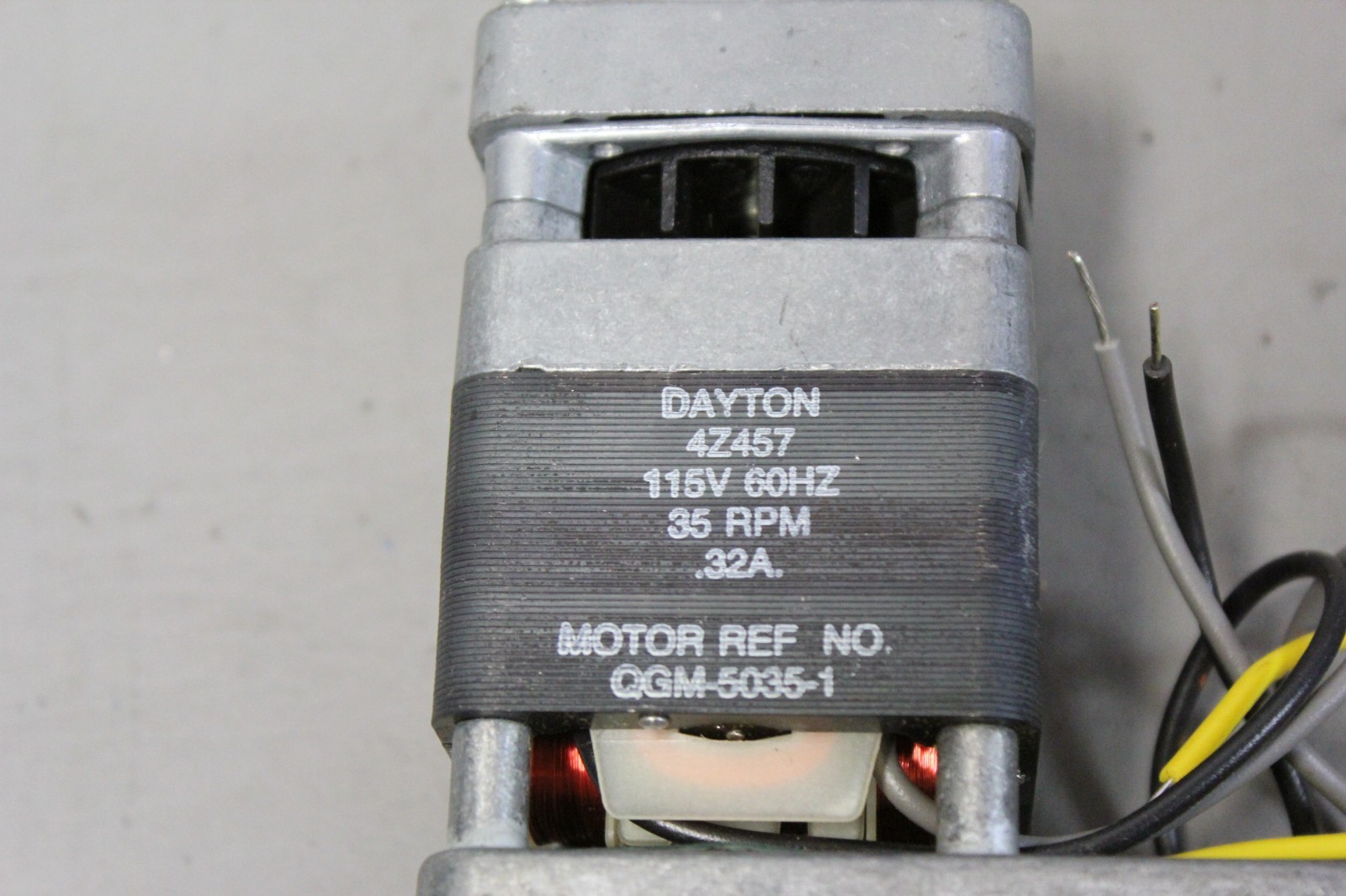 DAYTON GEAR REDUCTION MOTOR 4Z457 QGM-5035-1 115V 60HZ 35RPM