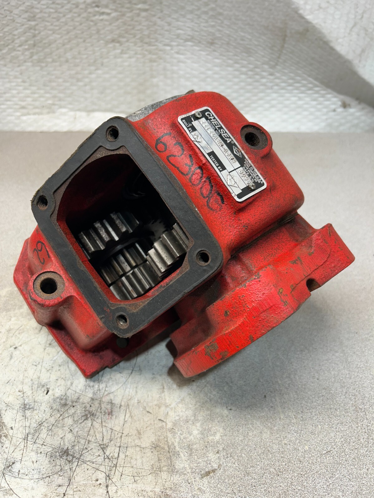 PREOWNED CHELSEA POWER TAKE OFF ASSEMBLY 221ZLAHX-A3XN