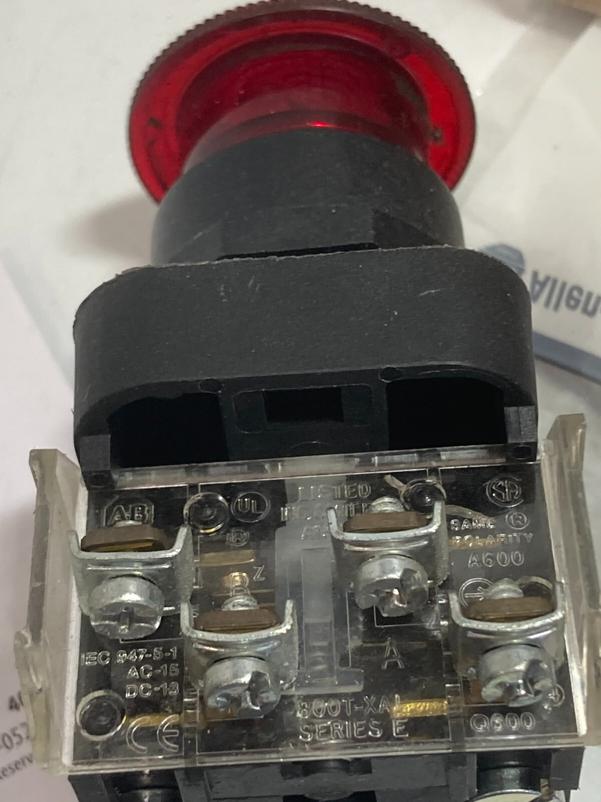 ALLEN BRADLEY 800H-FRXTQH2RA1 PUSHPULL 2 POS TWIST REL RED 1NO/1NCLB SERIES G
