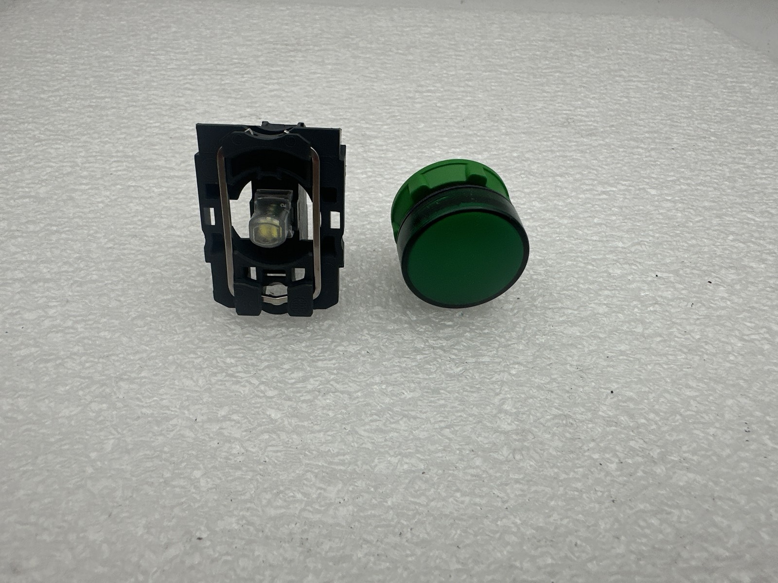 Schneider XB5AVG3 LED Push Button 110V 120V X4 Parts