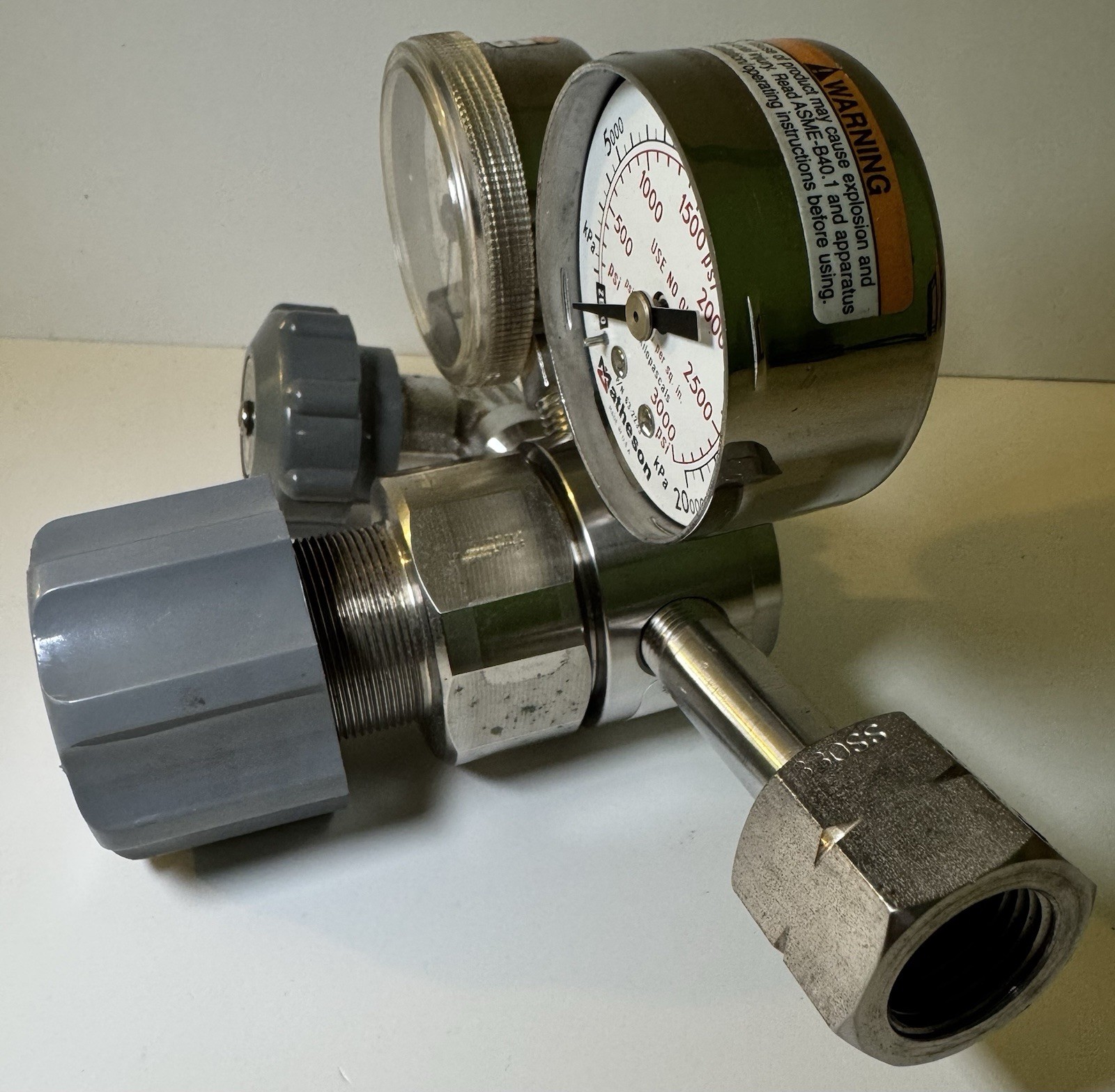 Matheson, 3500 Series High Purity Regulator- Model # 3510-330