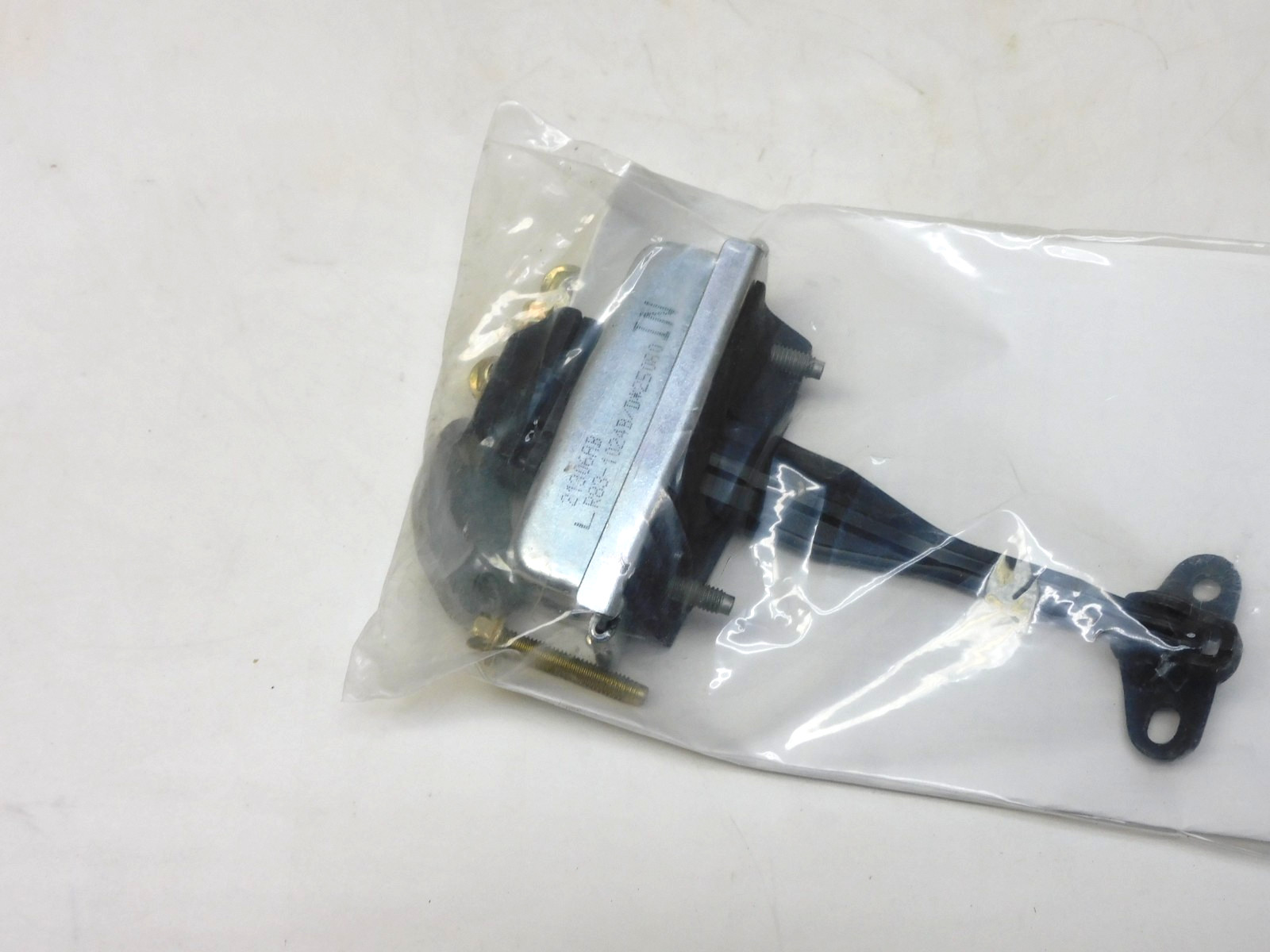 Peterbilt 21306AB R83-1024 LH Left Driver Side Check link Spacer Kit D*25080