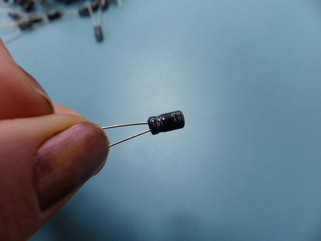 Elcon SMA16V100M Qty of 100 per Lot 10uf 16v Radial 4x7mm 85 DEG. ELCON