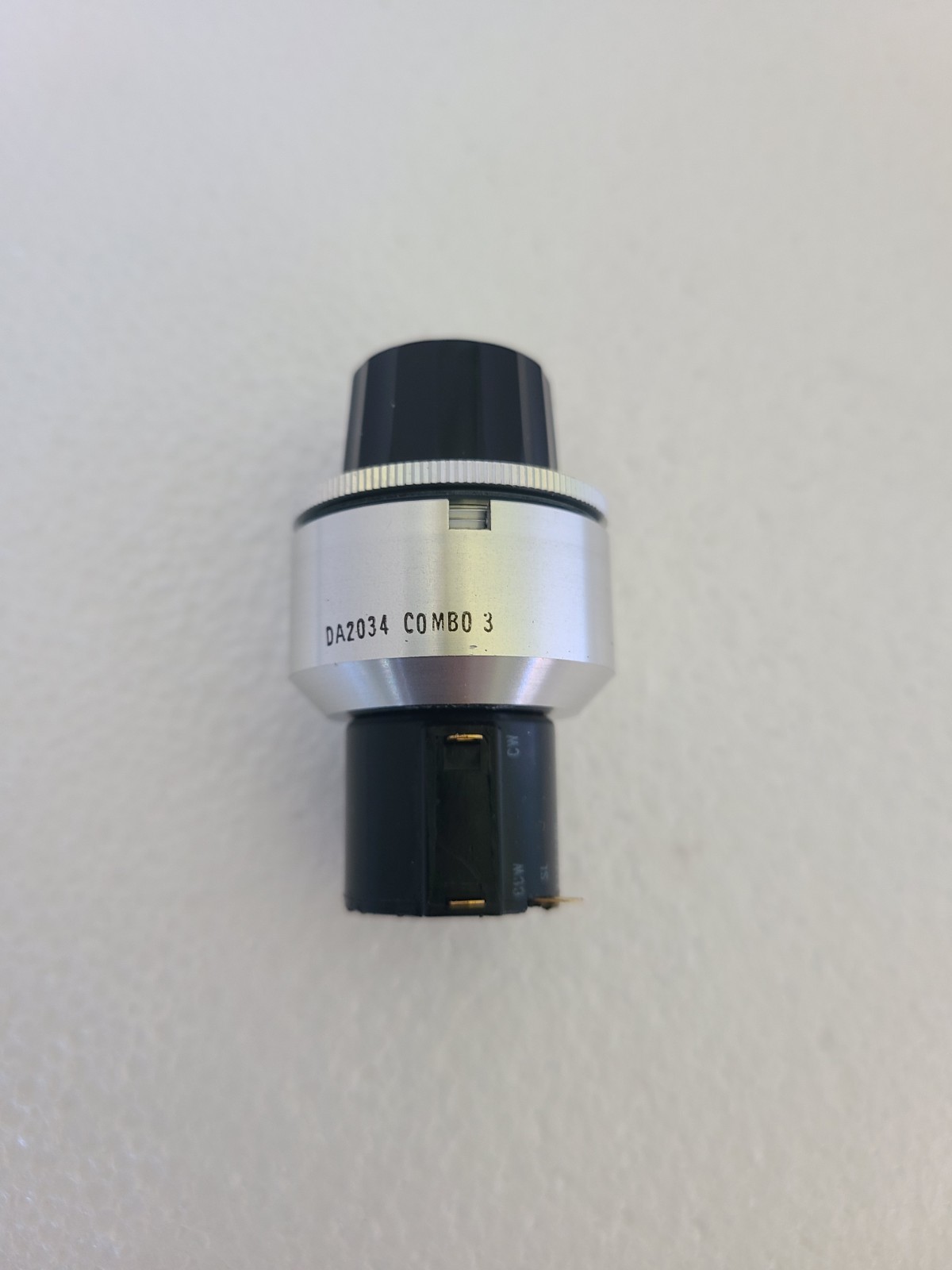 ELECTRO-TECHNIQUES 853-3T 30K OHMS DA2034 COMBO 3 POTENTIOMETER, NOS