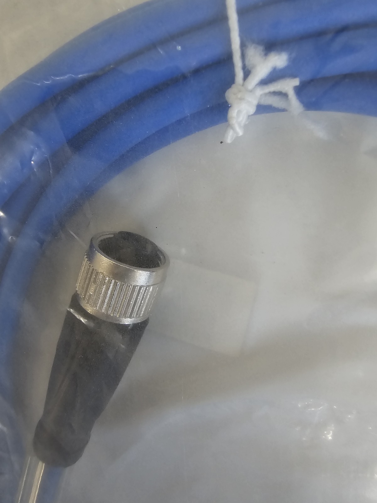 New In Package Pepperl + Fuchs Cable V1-G-N-5M-PUR