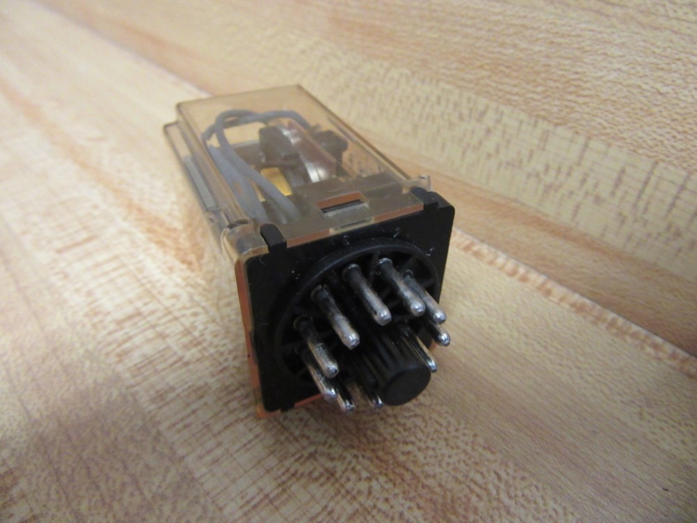 Potter & Brumfield IKAP14AG-110V AC AMF Relay IKAP14AG-110VAC W/Crack