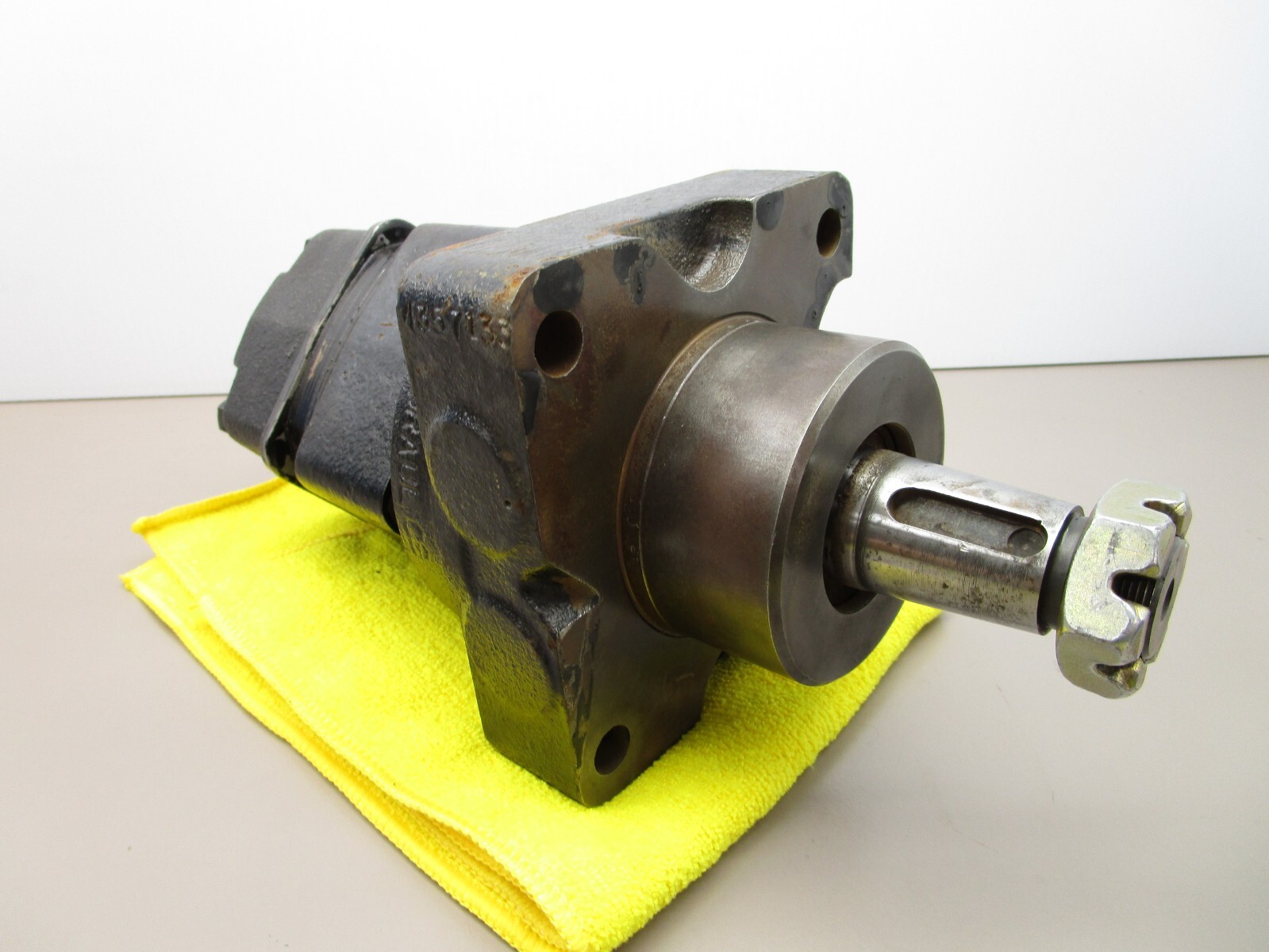 White Hydraulics HB1857537DP Hydraulic Motor 293.07cc *For Parts or Repair*
