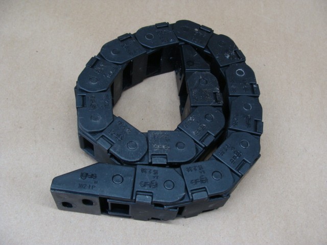 LOT OF 4 IGUS ENERGY CHAINS 15.2.38 21″L X 1-3/8″ X 7/8″ 15 LINKS
