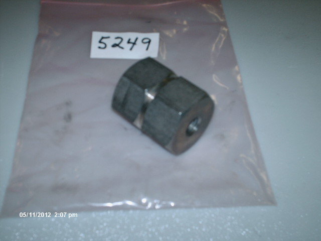 Swagelok Cajon Hex Reducing Coupling SS-16-HRCG-4 1″X1/4″ FNPT 316 S/S (NEW)