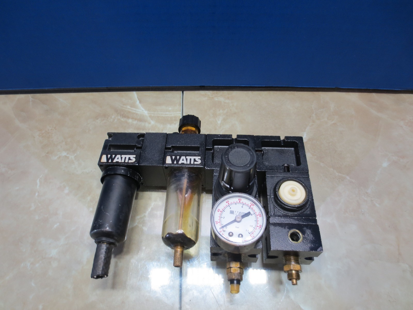 WATTS PNEUMATIC AIR FILTER REGULATOR VALVE R35-02C