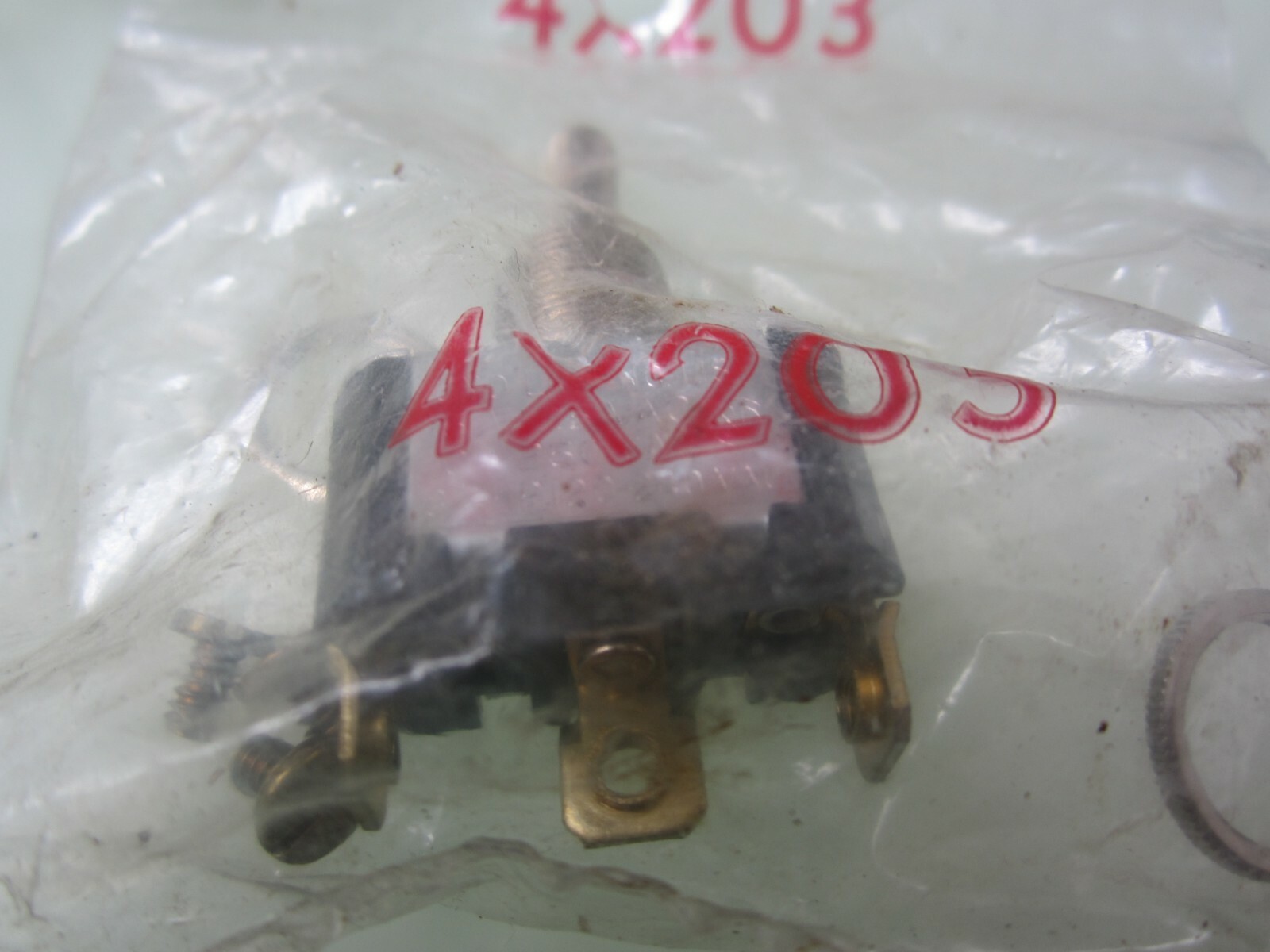 2 Arrow Hart 82617 Toggle Switchs 1 COLE H. 1 CARLING 4X203 switches