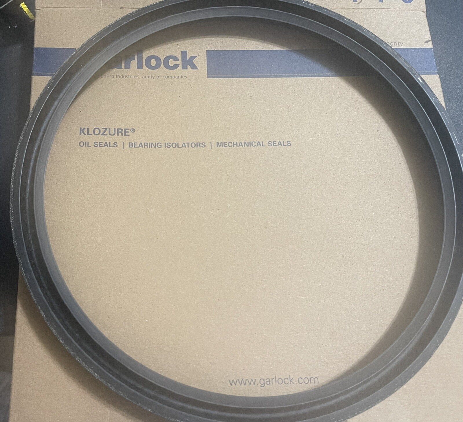 24600-6570 Garlock Klozure Seal 8.625″ Shaft Dia x 9.875″ Bore X .625 Oil Seal