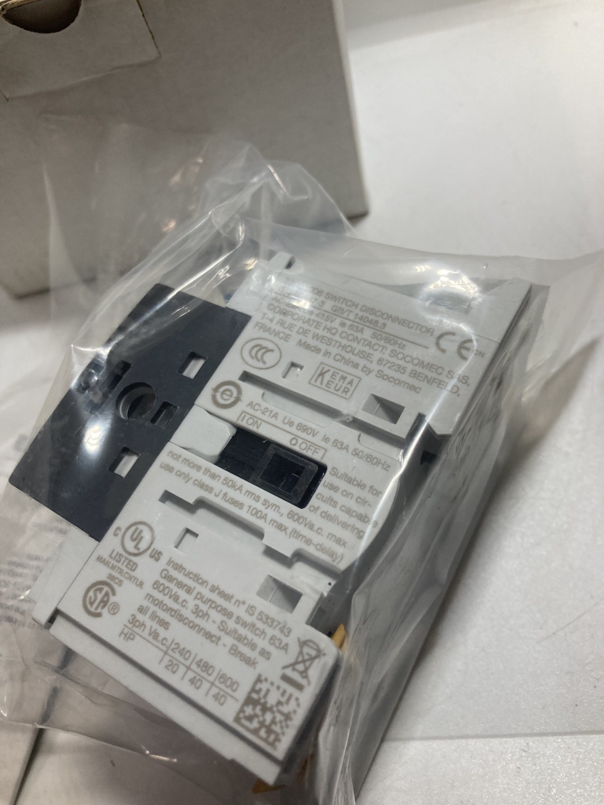 SOCOMEC 22003006 LOAD BREAK SWITCH 63A M2 3 POLE NIB
