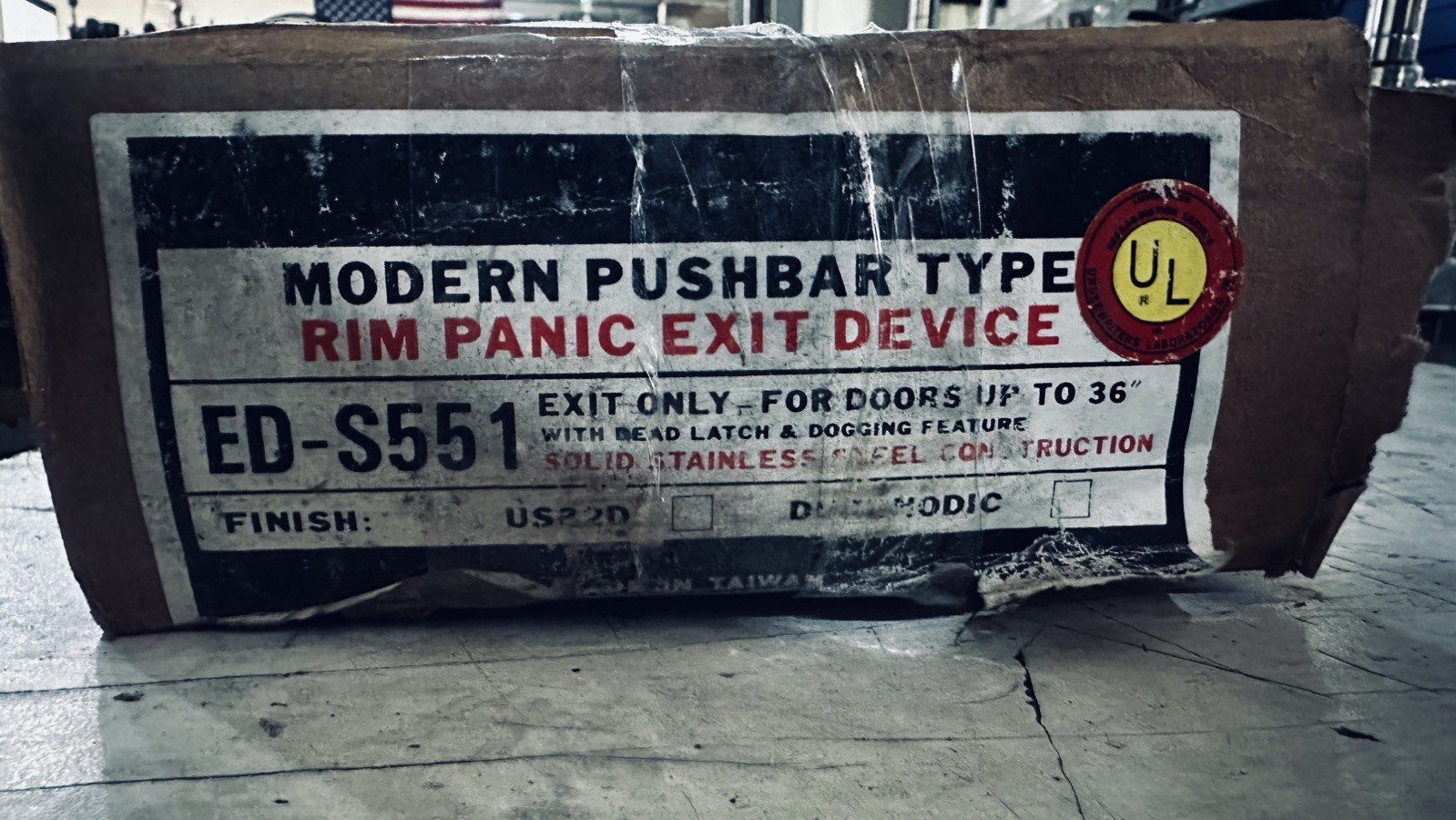 Modern SS Pushbar Type Rim Panic Exit Device For Doors Up to 36″ ED-S551