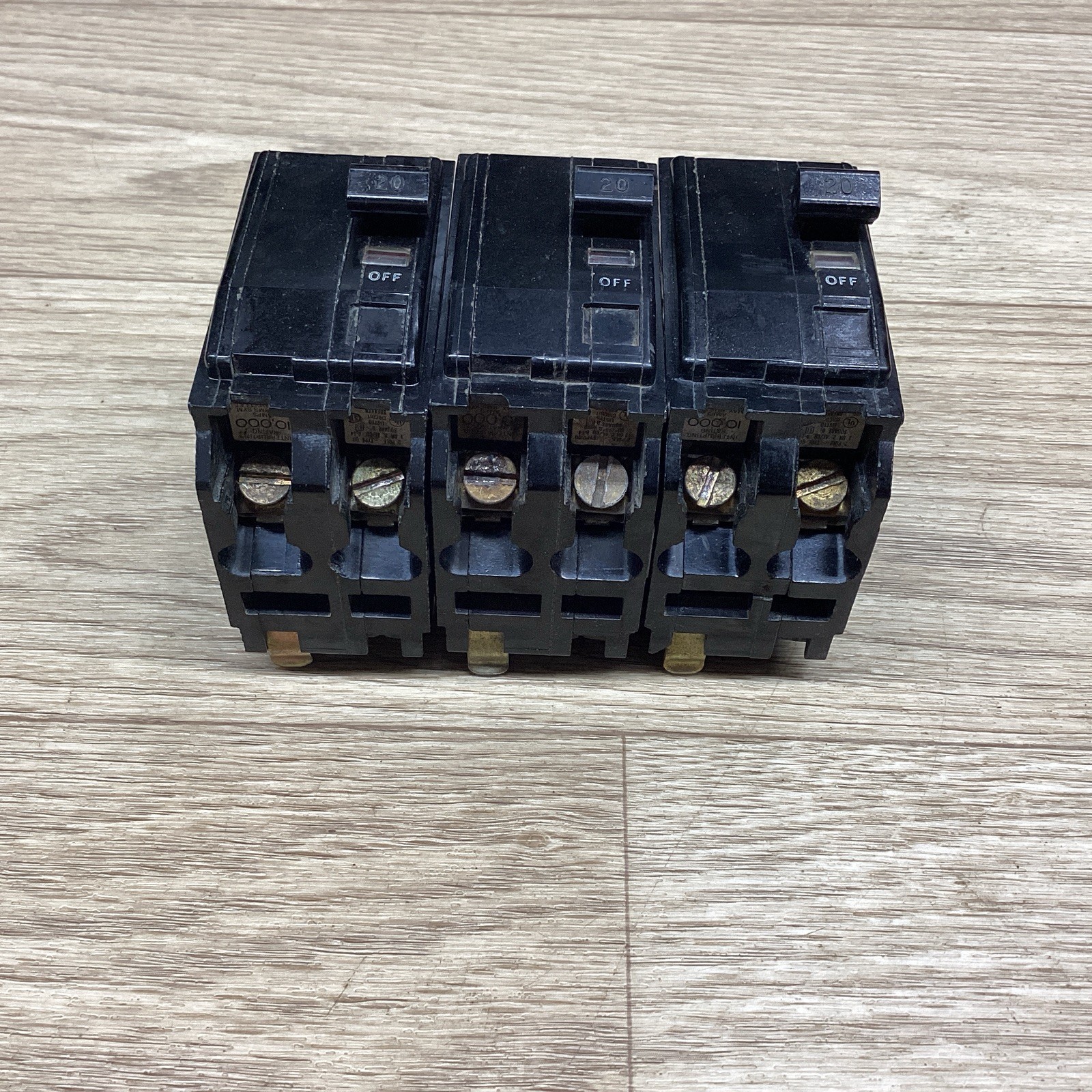 LOT OF 3 SQUARE D 20 AMP 2 POLE TYPE QO CIRCUIT BREAKER #812F139*CO