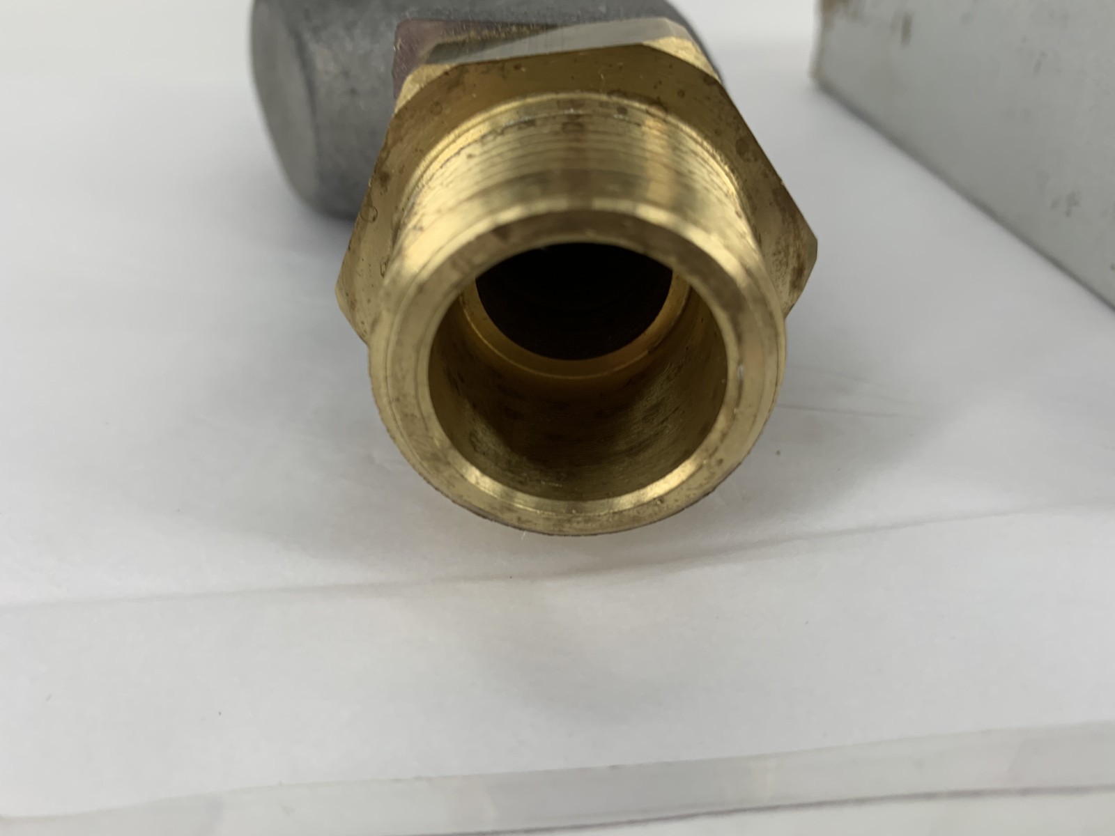 Dixon Valve DAC1010 C-2 Swivel 1″ MNPT x 1″ FNPT Dual Plane Hose 50PSI Max.