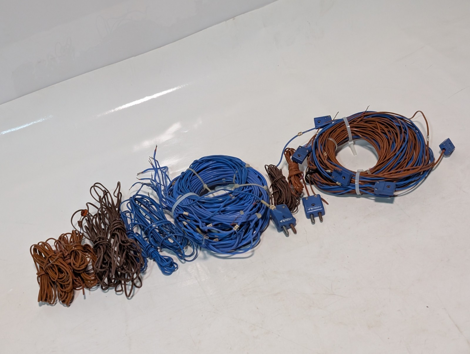 Omega Type T thermocouple connectors w/ extension wire lot, 2 large, 7 mini