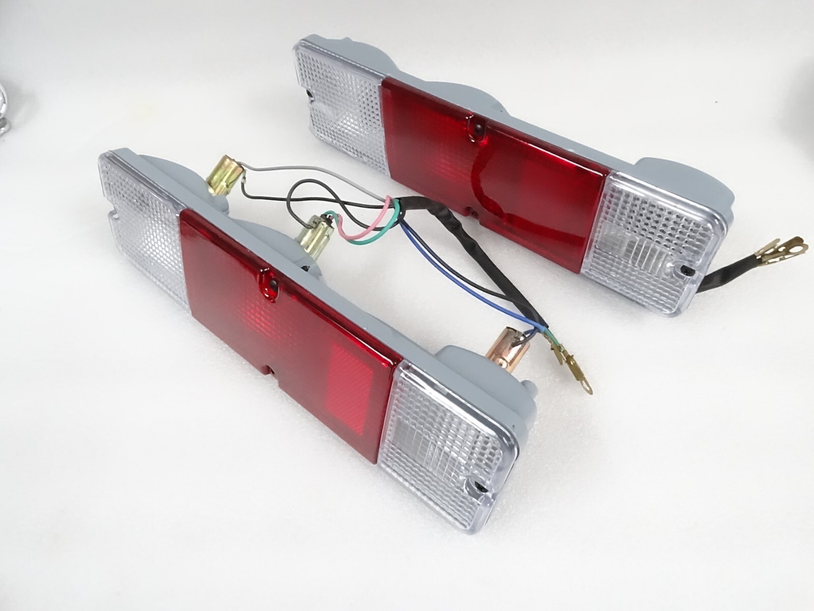 FIT FOR Suzuki Jimny Sierra Samurai SJ410 SJ413 Rear Tail Light Lamp (Pair)