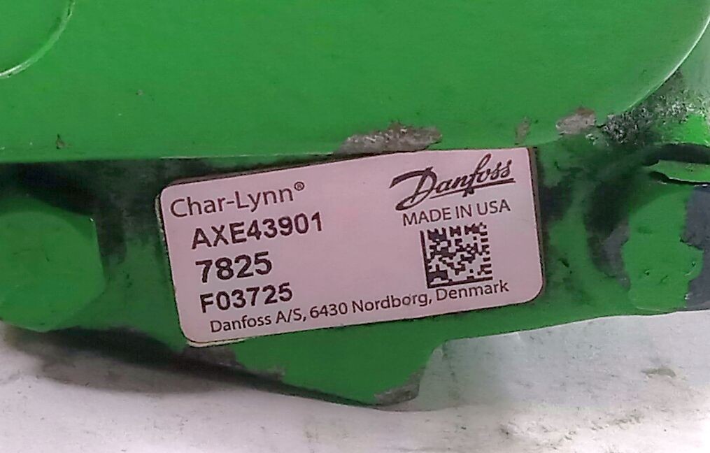 1 NEW CHAR-LYNN DANFOSS AXE43901 104-4512-006 HYDRAULIC MOTOR NNB ***MAKE OFFER*