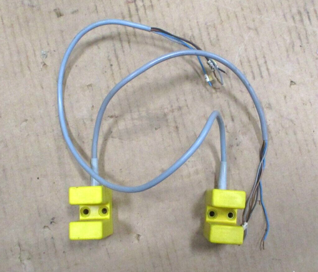 Turch Si15-K30-VP7 Slot Sensor Lot of 2 Pieces A7660AES