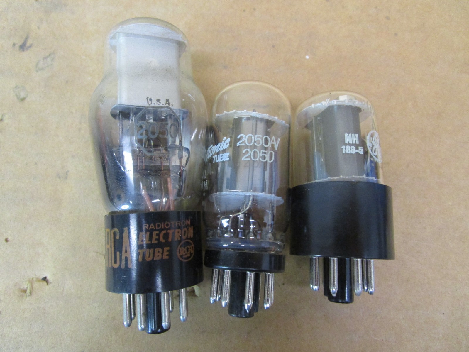 New Open Box Mixed Lot of 8 Pcs RCA 2050 GE NH1885 GE 2050A/2050 Tube 51512LR