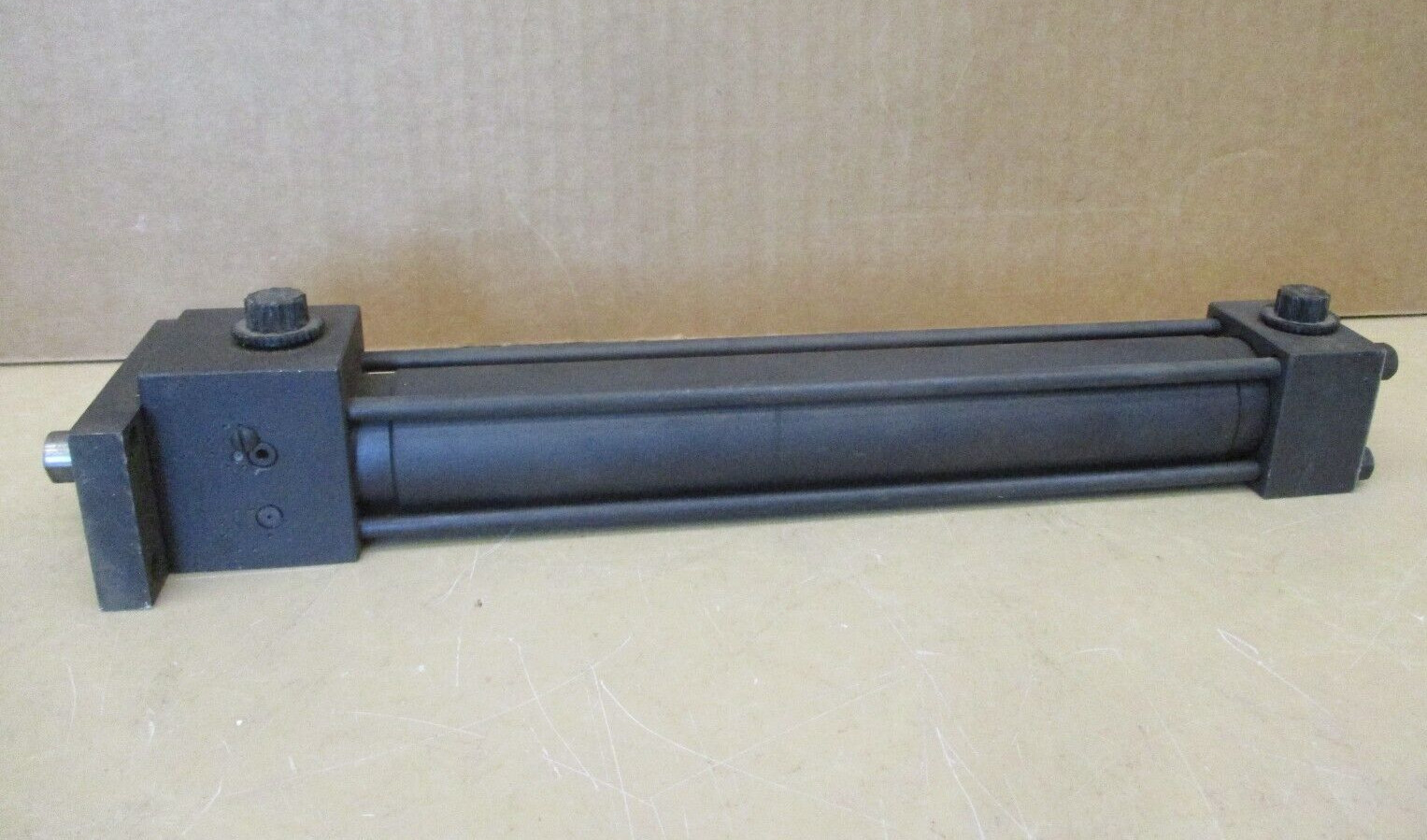 Parker Fluidpower Cylinder 01.00 CJ 2ANUS18M 7.250 250 PSI AIR 1061OMF