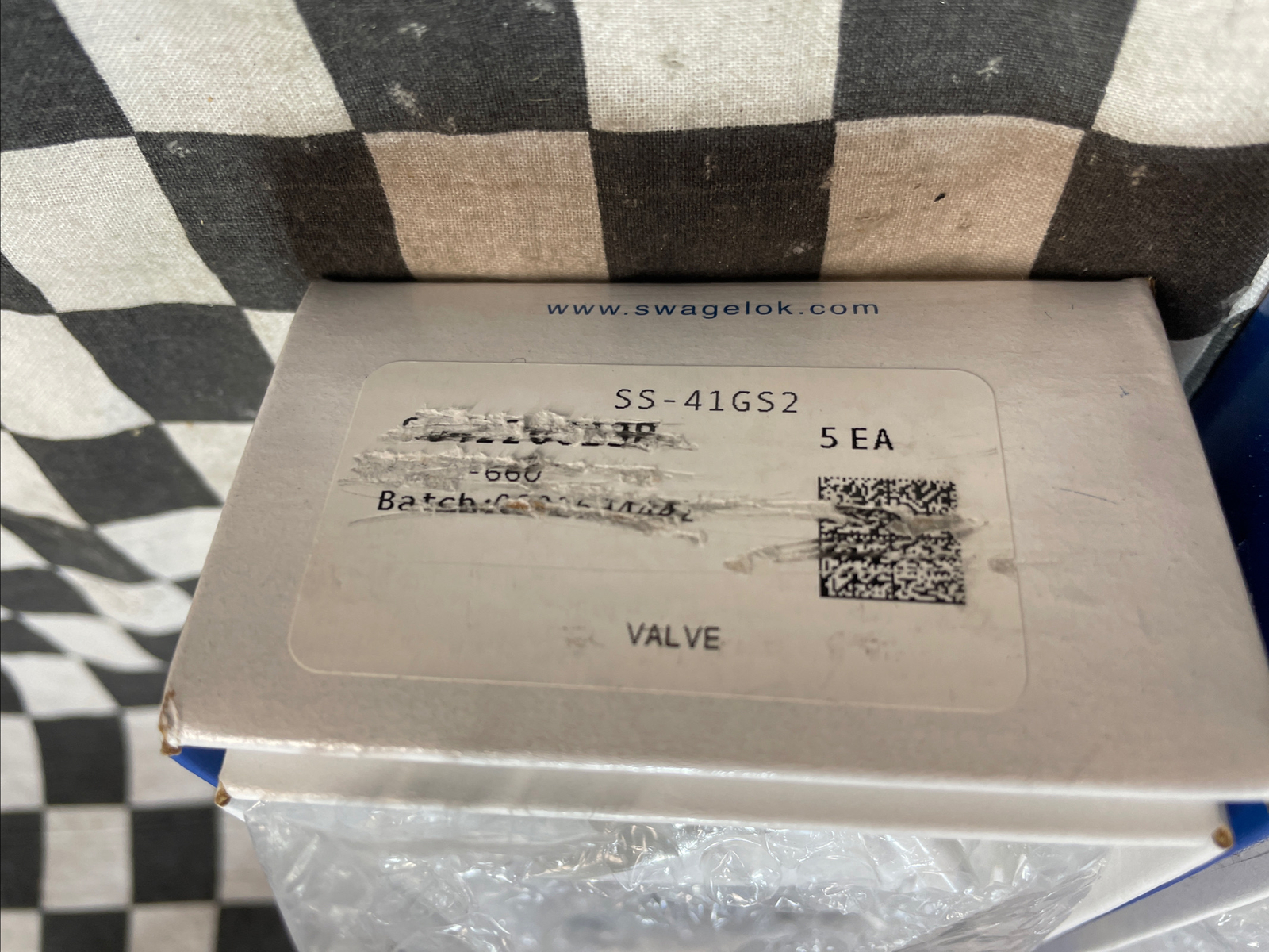 SWAGELOK SS-41GS2, SS41GS2, Ball Valve 1/8″, LOT OF 10, SHIPSAMEDAY#114MC