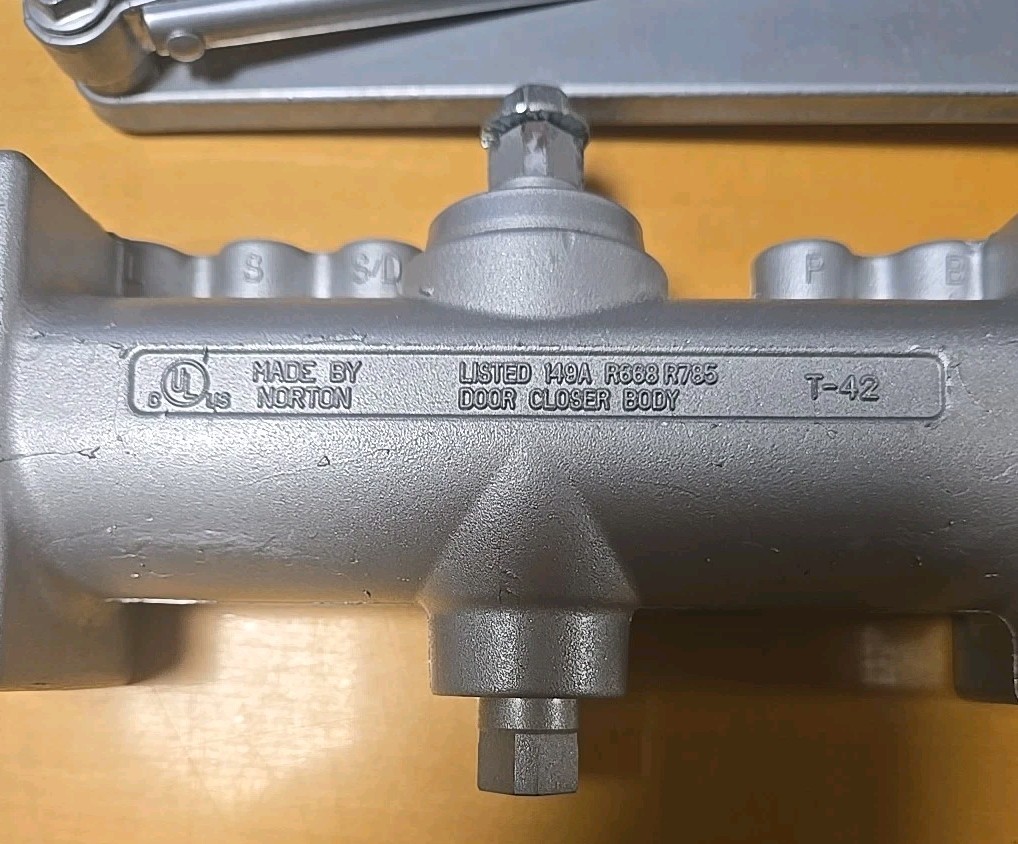 Norton 7500/Yale 4400 Hand Door Closer