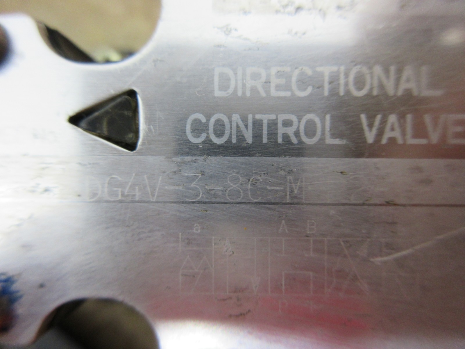 MATSUURA MC-1000VGX CNC MILL DG4V-3-8C-M-P2-T-7-52 TOKYO KEIKI VALVE