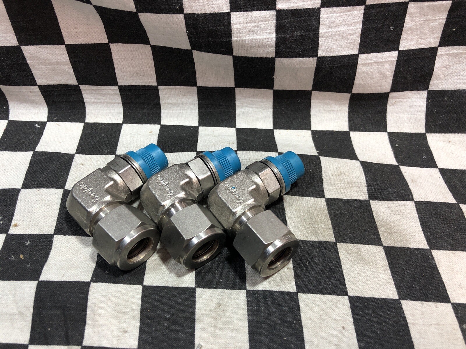 Swagelok Positionable Male Elbow 1/2″ TUBEx1/4″, SS-810-2-4PR, LOT OF 3 #1648AQ