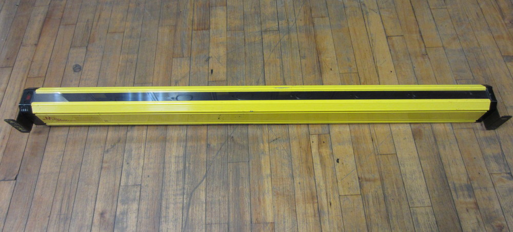STI MG46-30-1215-R-A1-FD2 MegaSafe Light Curtain Receiver 48″