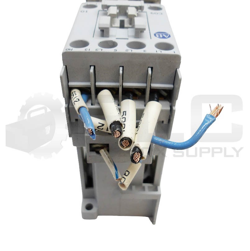 ALLEN BRADLEY 100-C09D*10 /A CONTACTOR W/ 193-EA2CB /B
