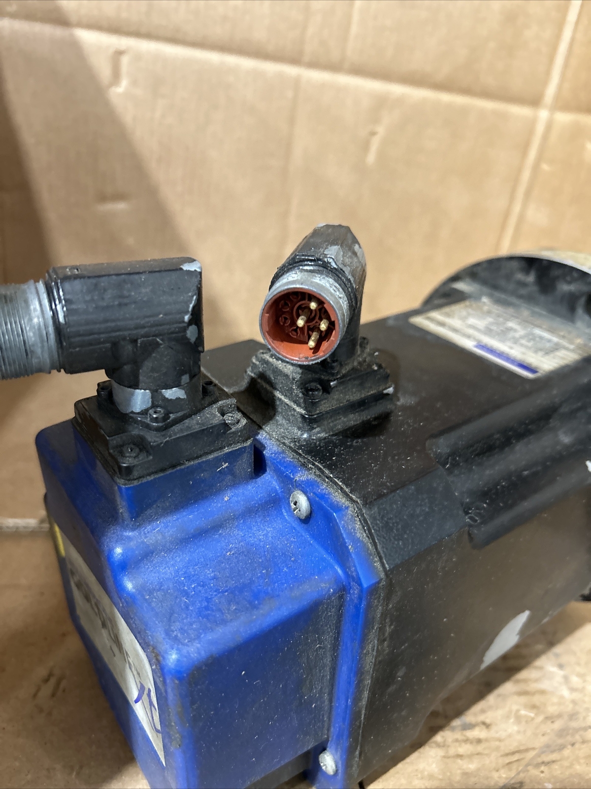 KOLLMORGEN GOLDLINE XT MT504B1-R1C1 SERVOMOTOR IP65, 230 V, 4000 RPM (WP2)