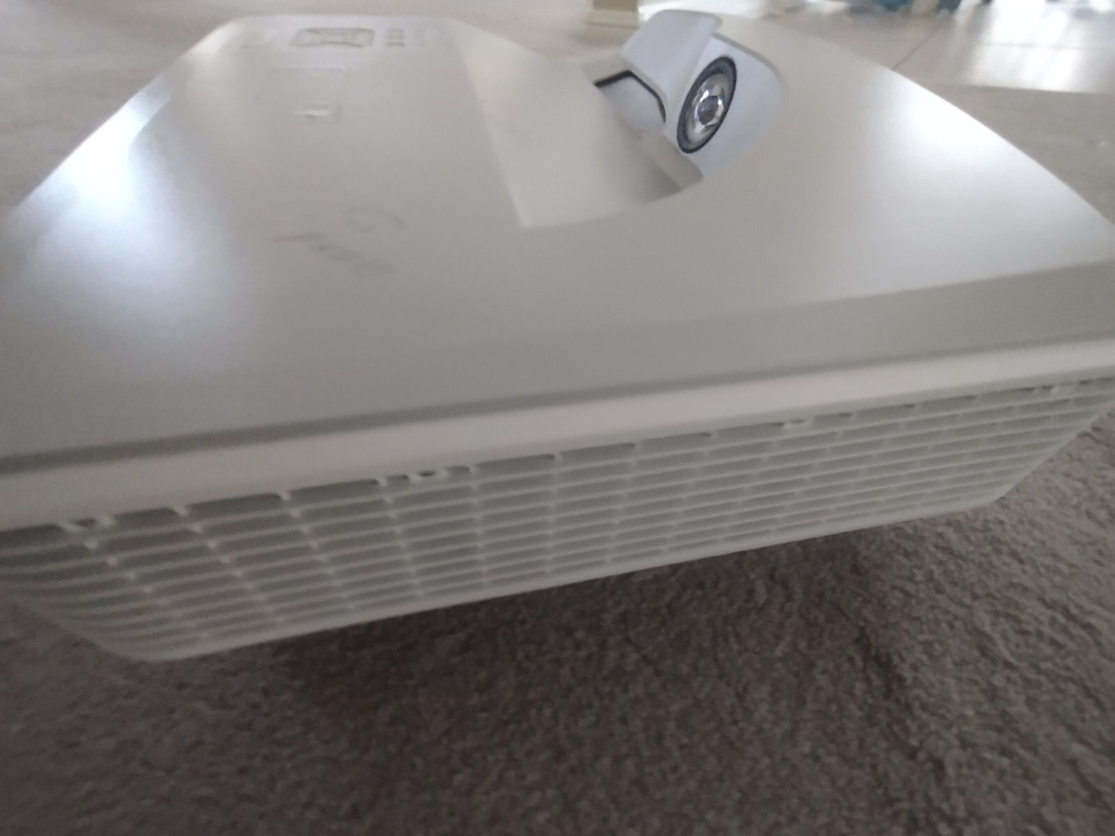 CORETRONIC/P12LIW GZ28SWX Laser Projector FULL HD