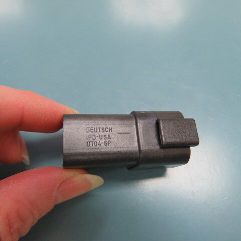 TE / DEUTSCH DT04-6P-E004 Qty of 5 per Lot 6 position Rectangular Connectors