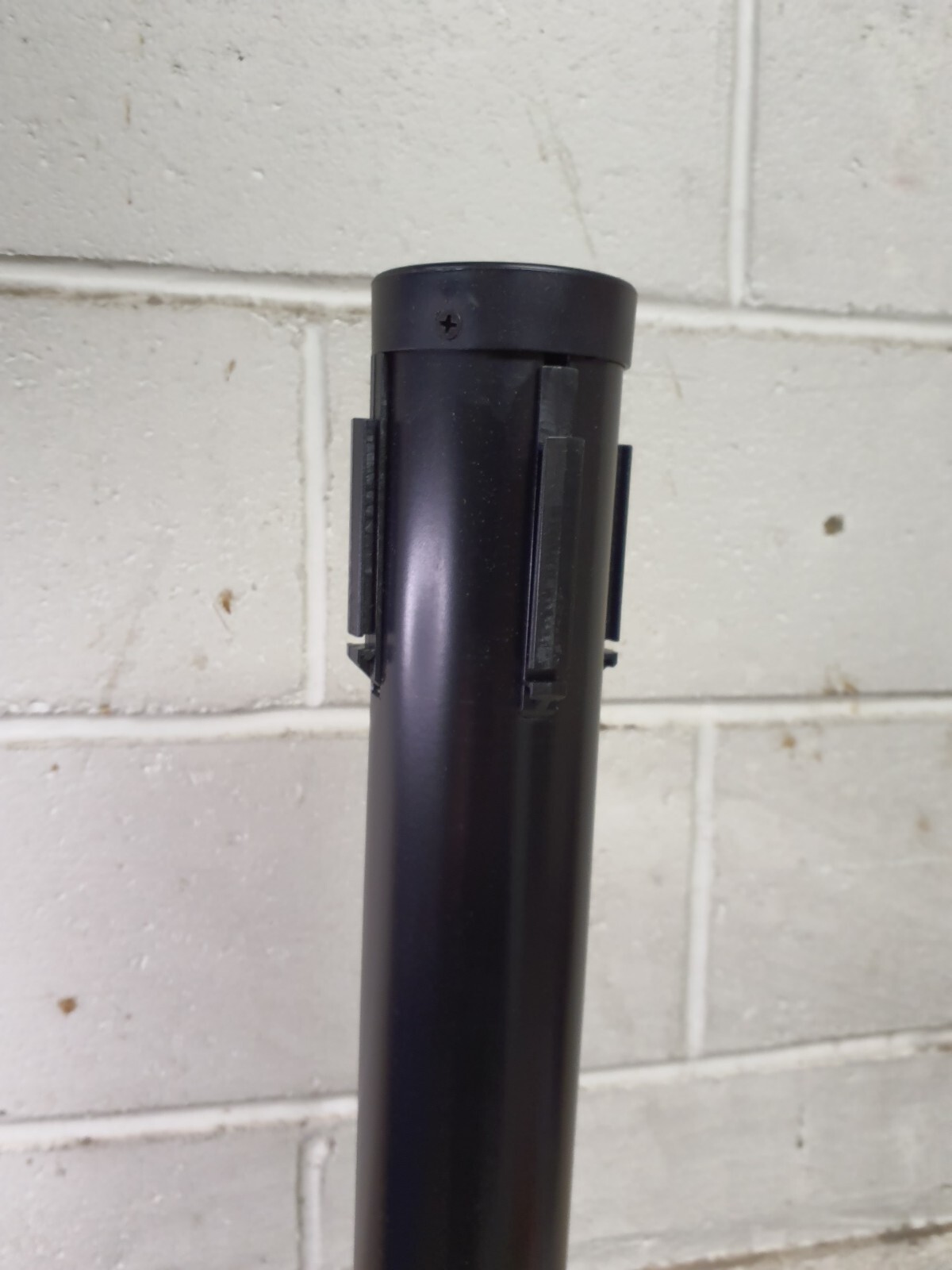 Retracta-Belt 301BA-RCV Barrier Receiver Post 40″ H Black Aluminum 2 1/2″ Dia