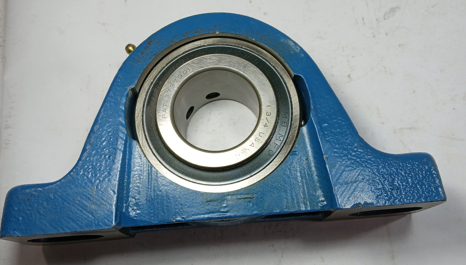 1 NEW MB MFG C-10 2 BOLT PILLOW BLOCK W/ 1-3/4 BEARING NNB ***MAKE OFFER***