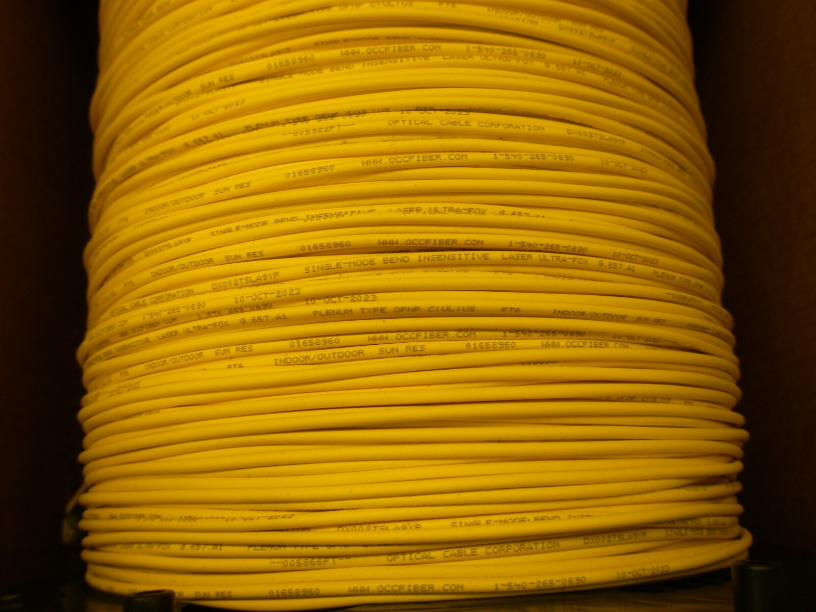 OPTICAL CABLE CORP DX002TSLA9YP – ROLL OF 2001 FEET
