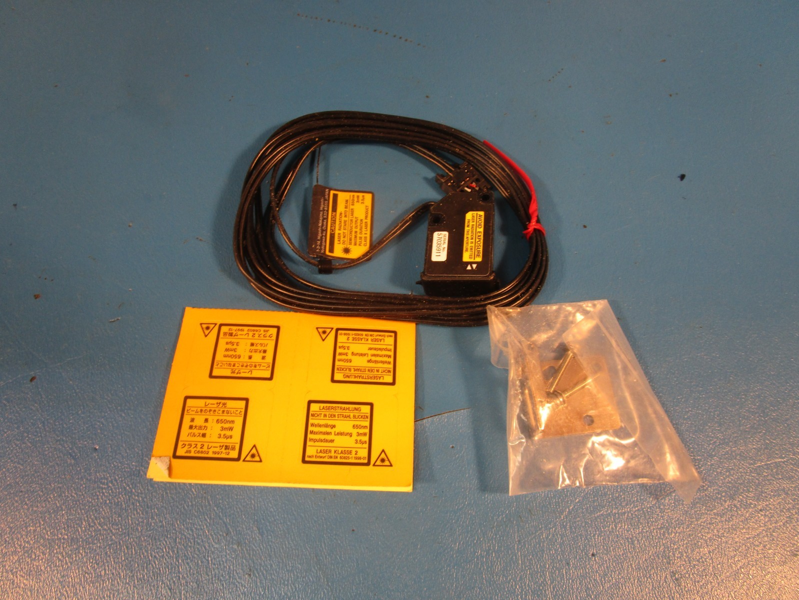 Keyence LV-H62, Retro-Reflective Sensor Head, Spot Type, Standard, Red Laser