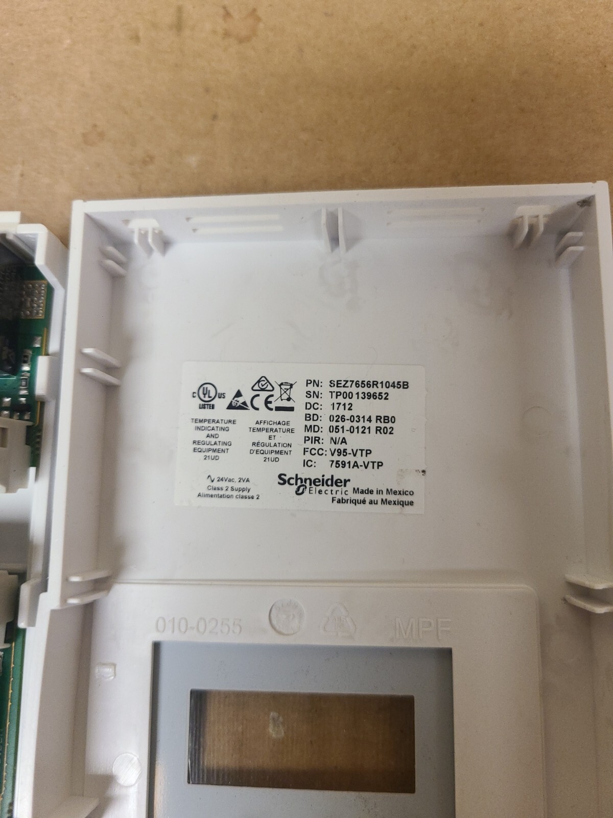 USED Schneider Electric SEZ765R1045B Roof Top Controller 2H/2C Local scheduling