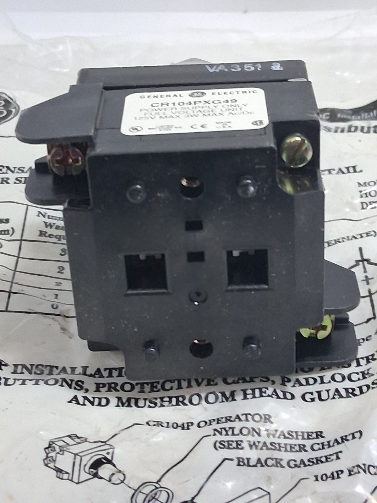 GE CR104PLG22R INDICATOR LIGHT RED FULL VOLT 120V SERIES A NIB